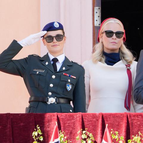Princess wears uniform to National Day celebration with family