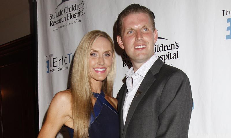 Donald Trump presenta en sociedad a su noveno nieto, primer hijo de Eric