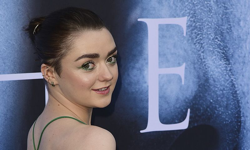 ¡Inspírate en los recogidos de Maisie Williams para deslumbrar!
