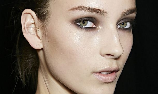 Un maquillaje 'smokey' para tus noches de fiesta