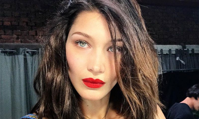 Si quieres combatir el 'jet lag' en tu piel sigue los trucos de Bella Hadid