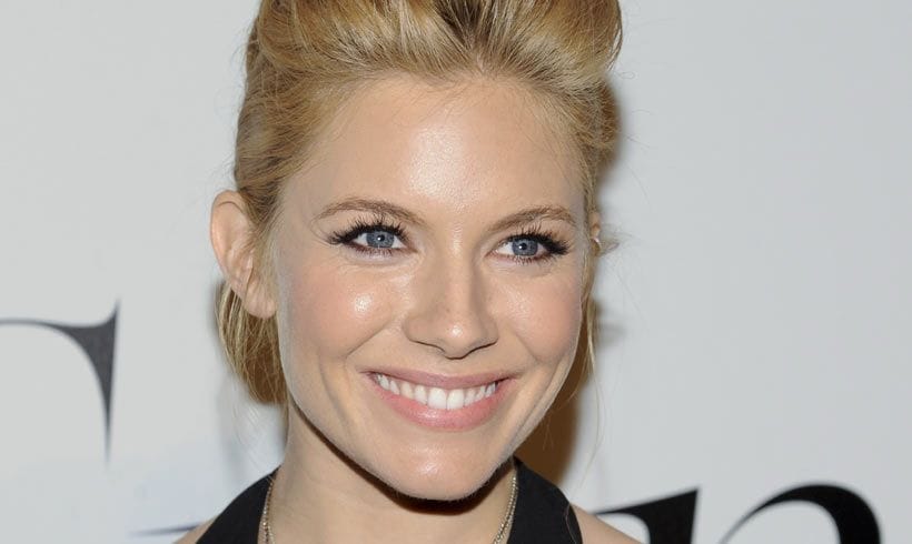 Dulce como Sienna Miller: Luce un maquillaje 'nude' en solo 3 pasos