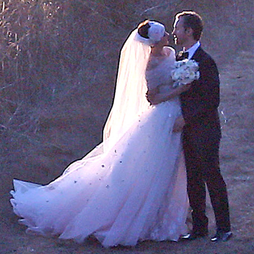 ¡Anne Hathaway y Adam Shulman se han casado!