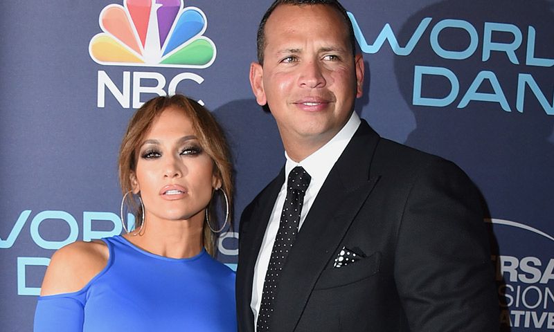 Jennifer Lopez sorprende con otro ‘vestido imposible’ de uno de sus diseñadores favoritos
