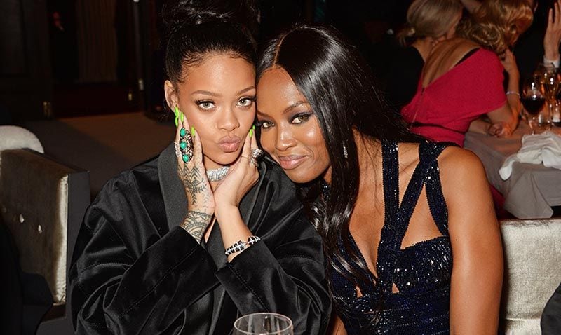 Y la mayor 'fan' y amiga de Naomi Campbell es... ¡Rihanna!