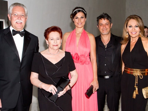 Raquel Perera acompa a a Alejandro Sanz a una gala ben fica celebrada en 