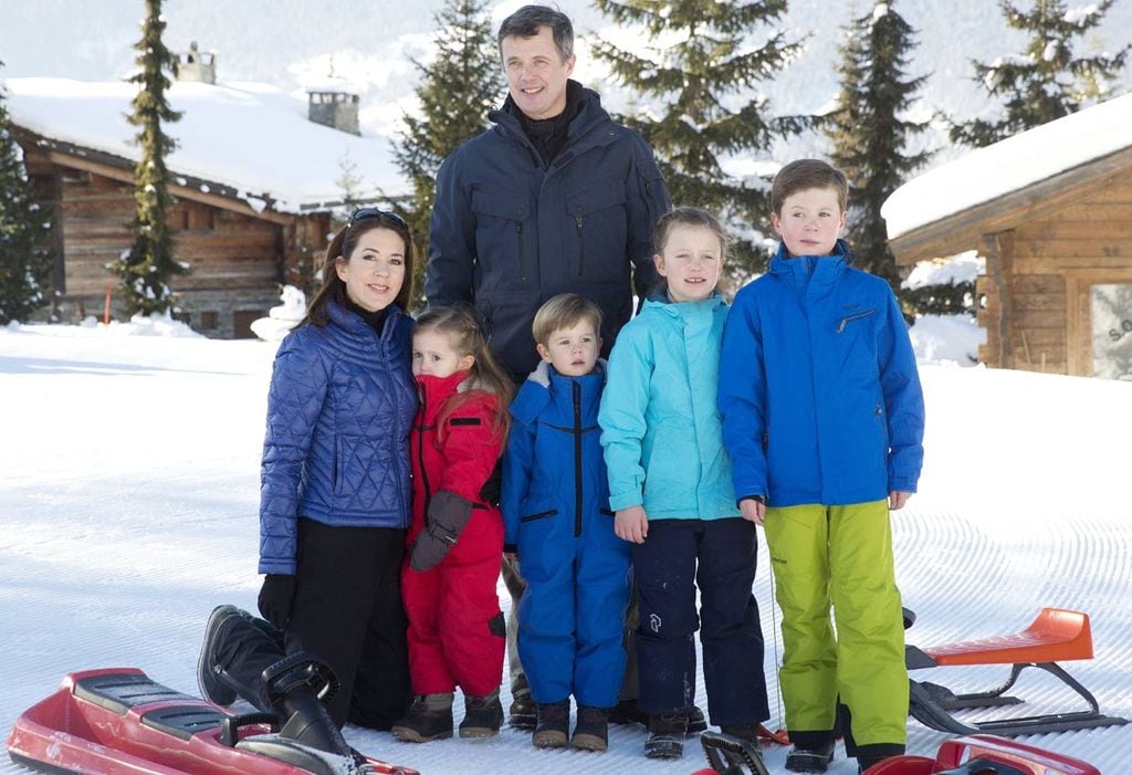 Las vacaciones en la nieve de Federico y Mary de Dinamarca y su familia