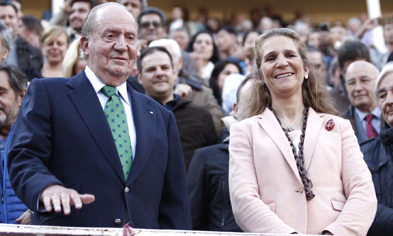 ¿Quién ha cocinado una paella para el rey Juan Carlos y la infanta Elena?
