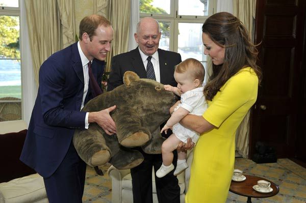 Casi 800 regalos para el príncipe George en 2014