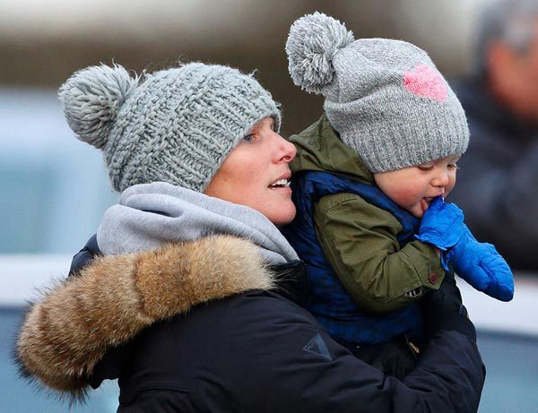 Zara Phillips confiesa que la reina Isabel adora pasar ratos con sus bisnietos
