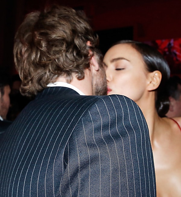 ¡Por fin! El beso de Irina Shayk y Bradley Cooper