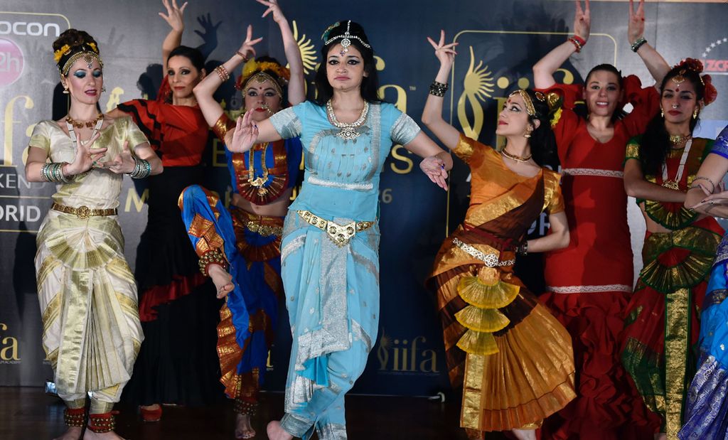 MUSICA DE BOLLYWOOD musica de bollywood: