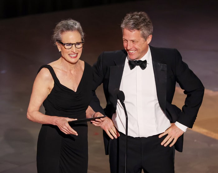 El emocionante reencuentro de Hugh Grant y Andie MacDowell en los Oscar