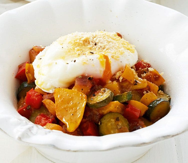 Ratatouille con huevo poché