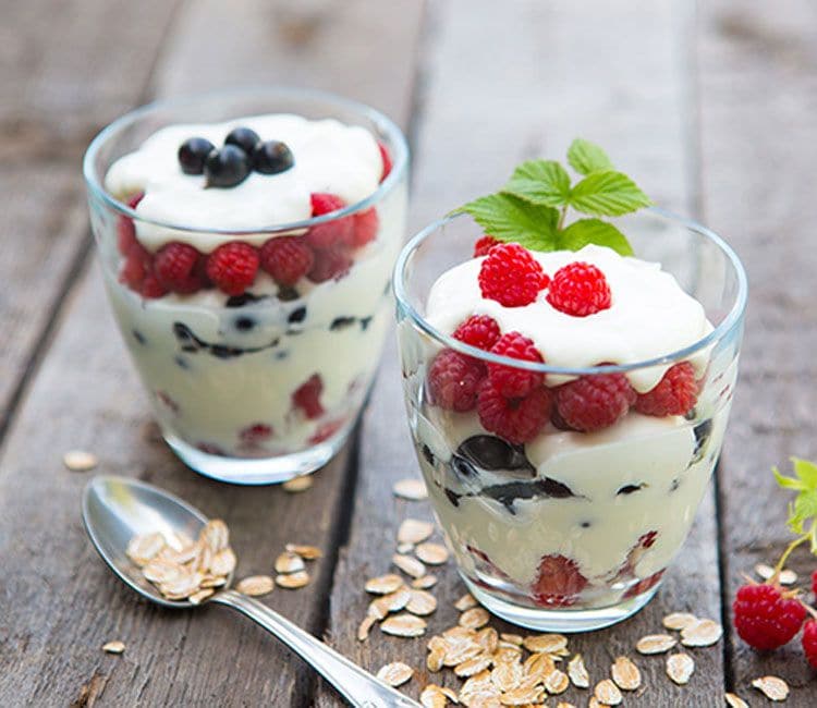 Yogur con frutos rojos