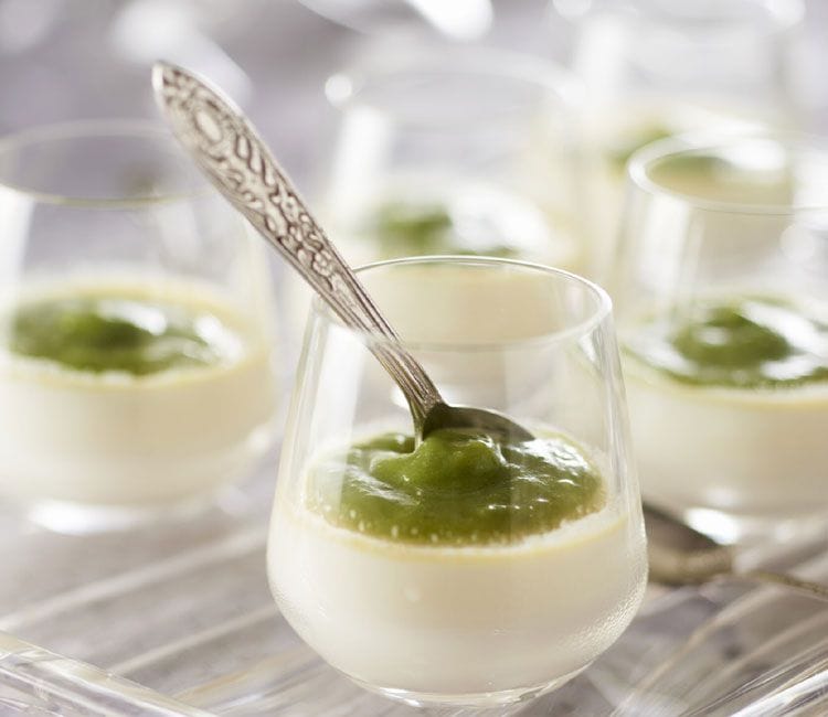 Panacotta con compota de kiwi