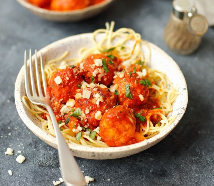 Espaguetis con albóndigas vegetales