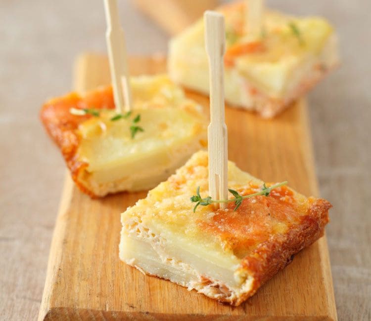 Pinchos de tortilla con salmón