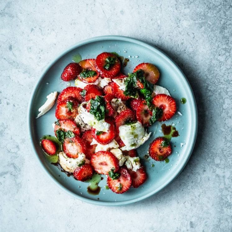 ensalada-caprese-fresas