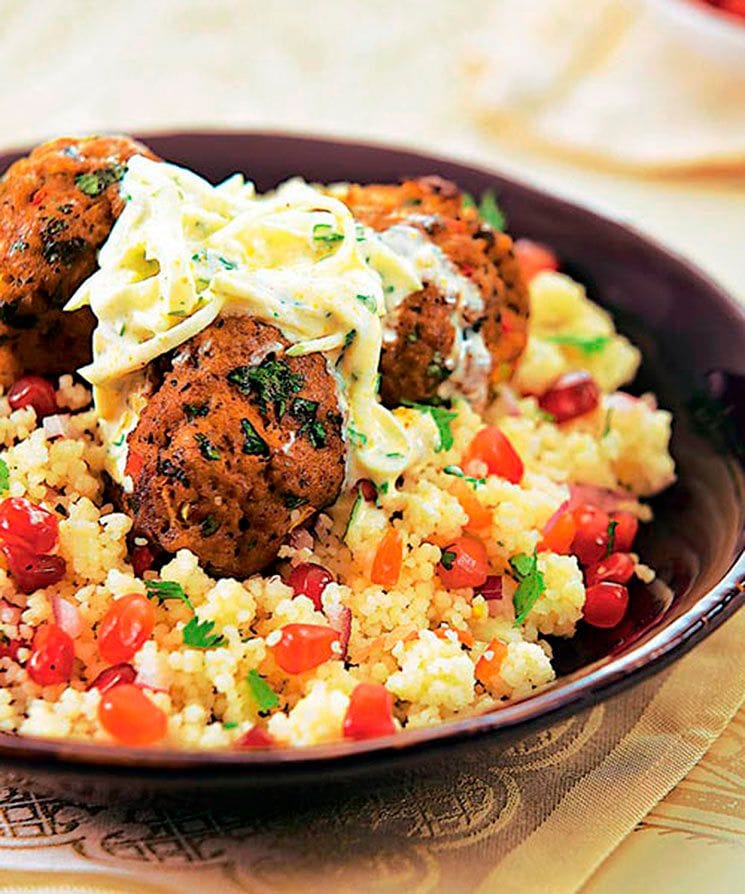 Albóndigas con cuscús y salsa de manzana