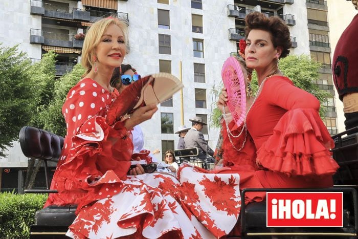 Carmen Lomana y Antonia Dell'Atte en la Feria