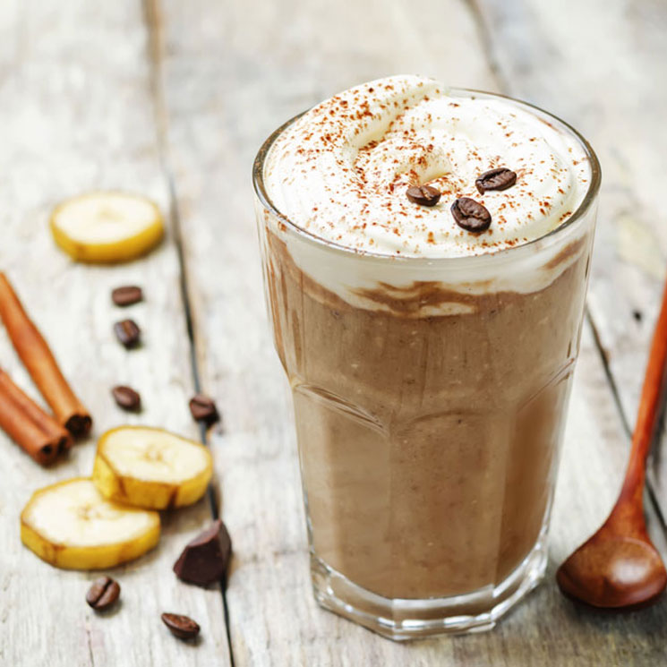 smoothie-cafe-chocolate-platano-espuma-coco