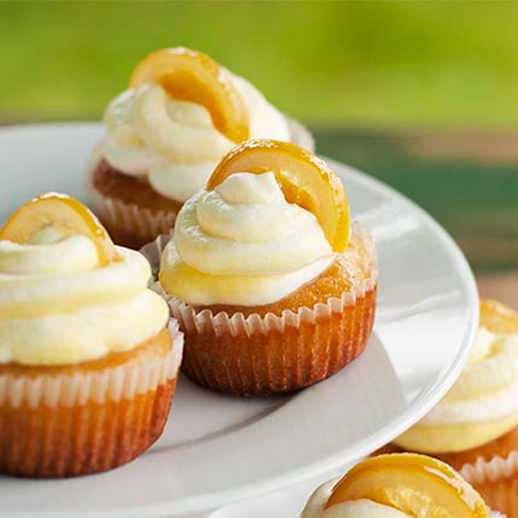 Muffins de piña con cobertura de crema de limón