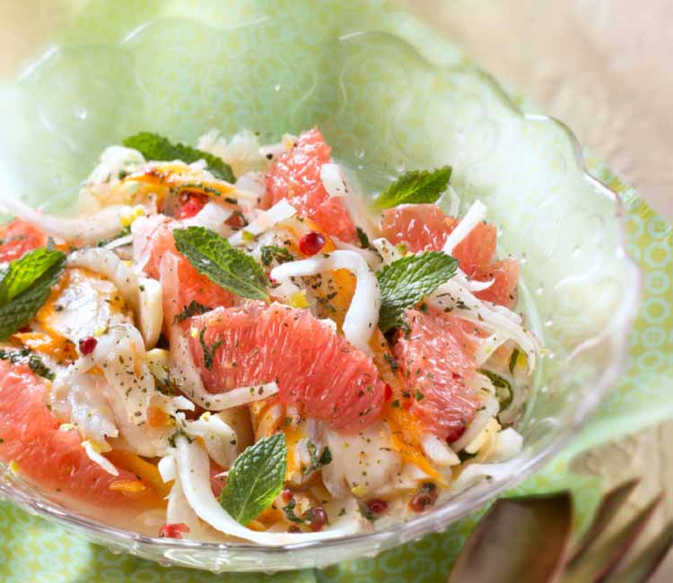 Ensalada de bacalao con pomelo, té verde y aceite de menta