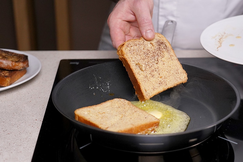 Descubre esta nueva receta de torrijas caseras al estilo french toast