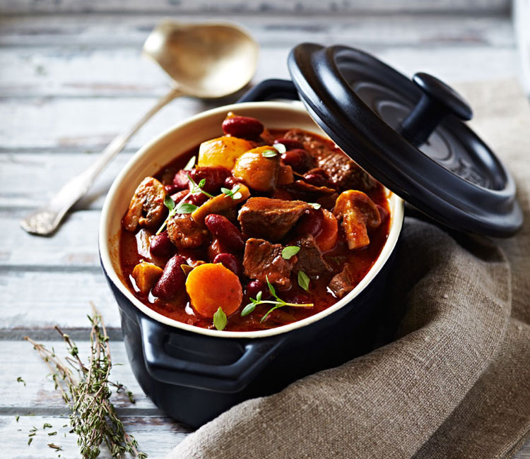 Goulash con verduras y champiñones