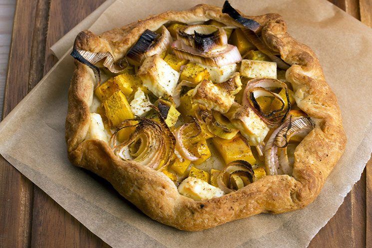 Galette de calabaza, puerros y queso feta