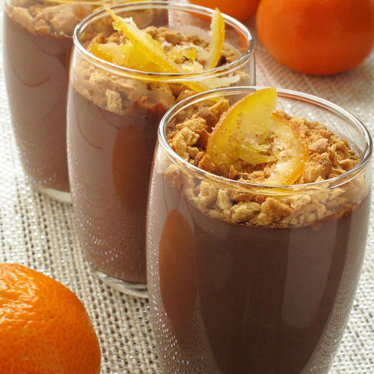 Mousse de chocolate y mandarina con crumble