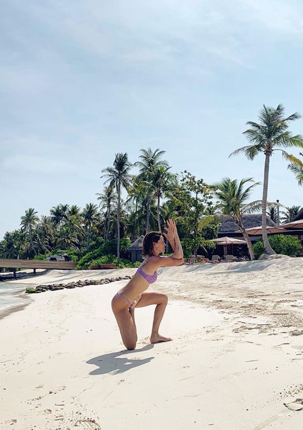 Aida Artiles practicando yoga