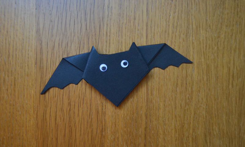 paso doce de murciélago de papel