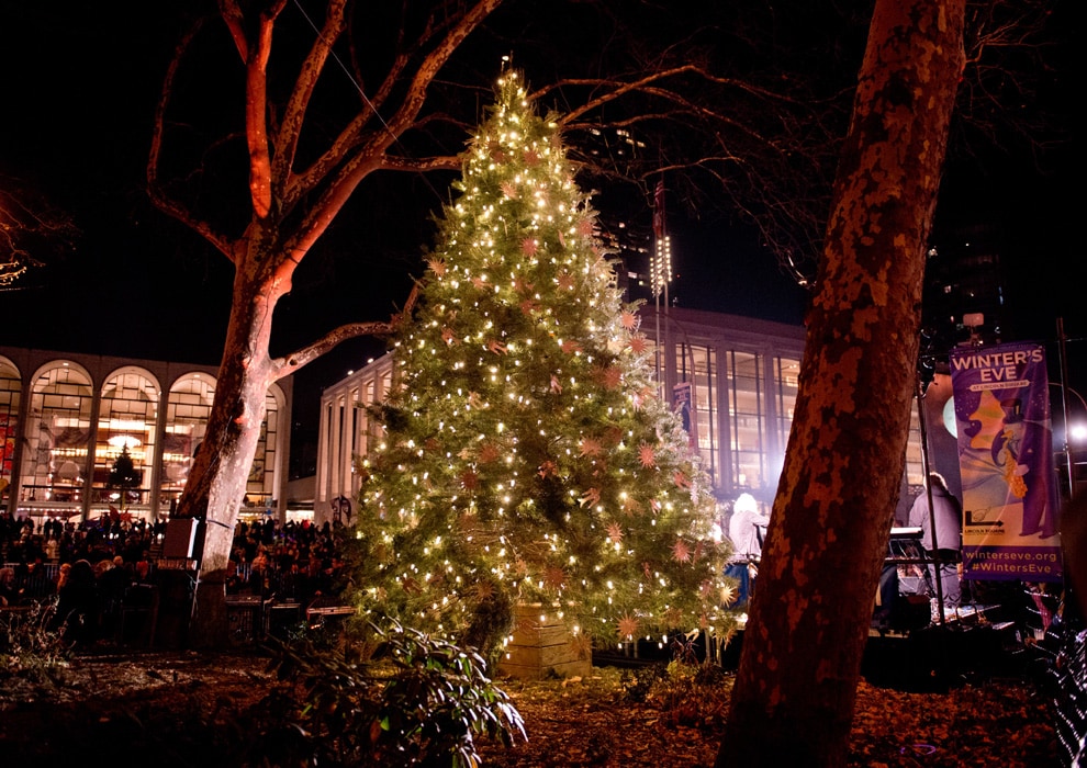 Si viajas a Nueva York esta Navidad no olvides visitar el árbol del Lincoln Center.