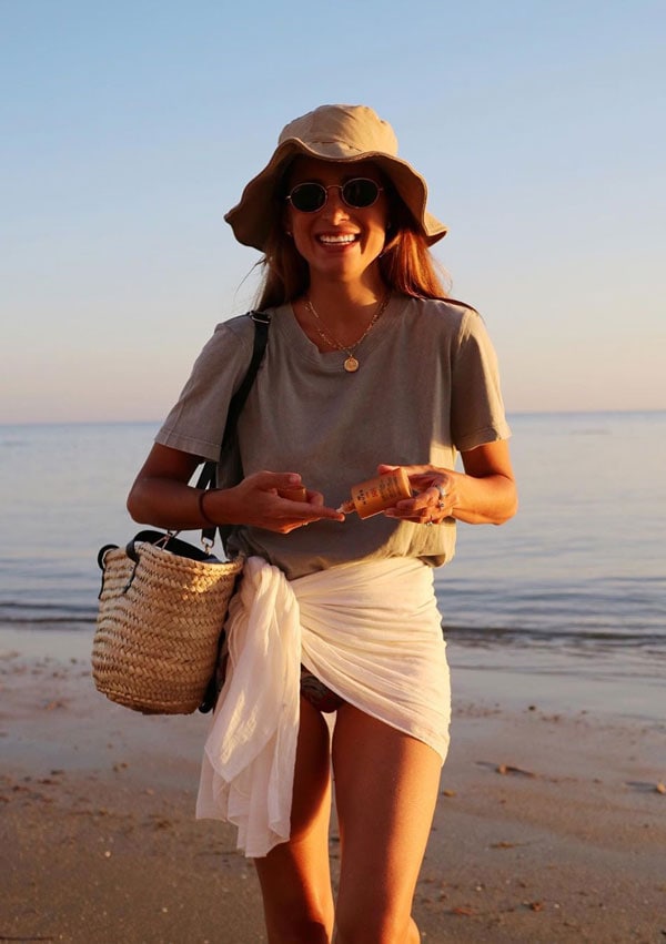 María Valdés en la playa