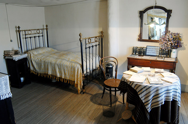 Segovia-Casa-Museo-de-Antonio-Machado-dormitorio