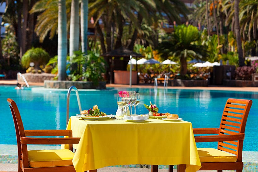 Seaside-palm-beach--main-restaurant-terrace