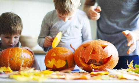Cómo preparar calabazas para Halloween con los niños