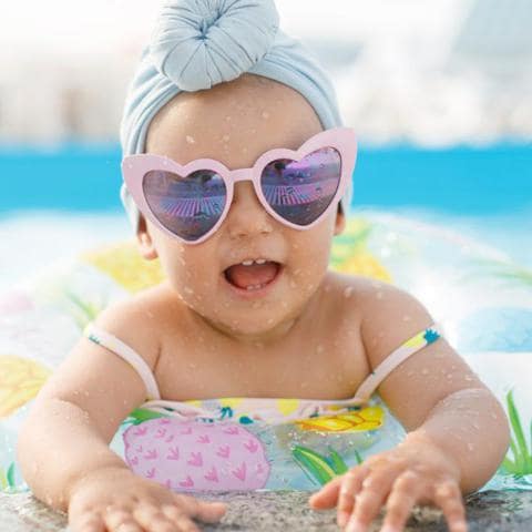 Cómo prevenir el ahogamiento de los niños en la playa o en la piscina
