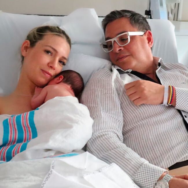 Daniel Sarcos y Alessandra Villegas, derretidos de amor con su bebé recién nacido