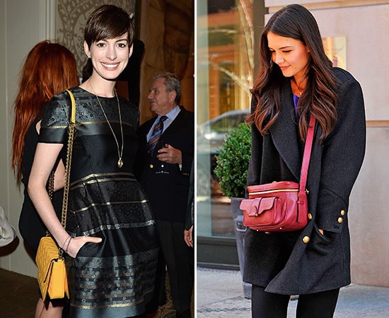 Anne Hathaway y Katie Holmes con bolsos de colores