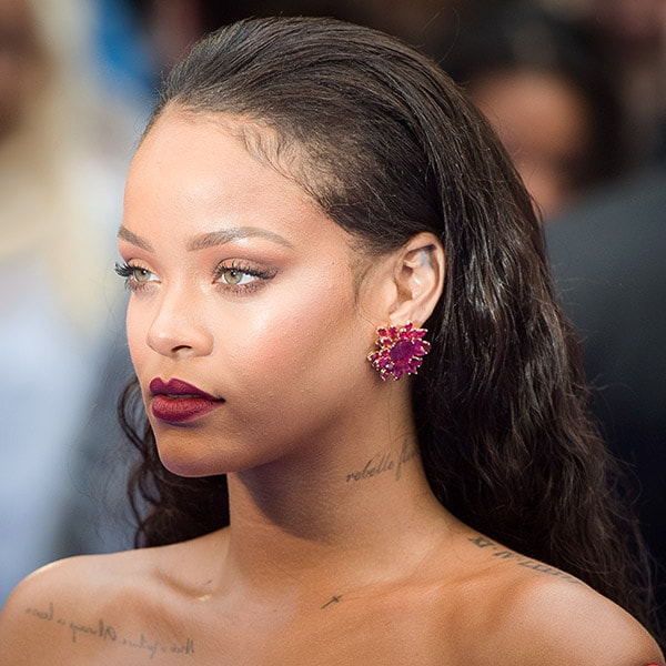 ​Cosas​ que ya sabemos (y nos encantan) de la firma 'beauty' de Rihanna