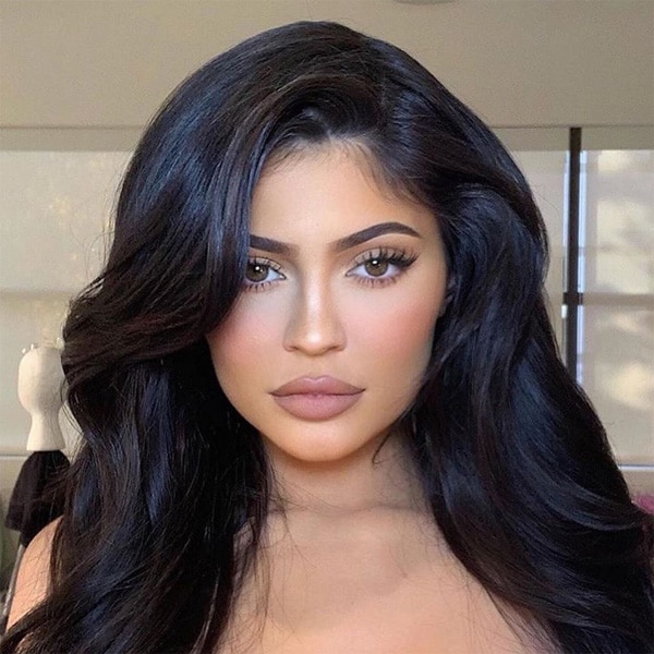 Solo necesitas tres productos para potenciar tus labios como Kylie Jenner