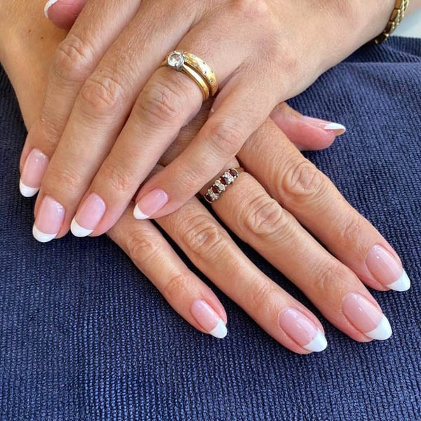 Manicura francesa para principiantes: 3 trucos muy fáciles y sorprendentes que ya son virales