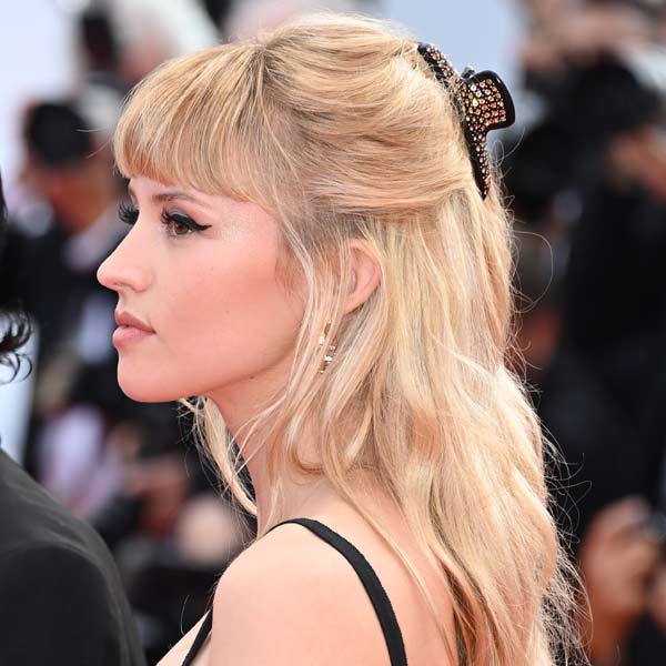 Visto en Cannes: el lujo también se rinde a la pinza de peluquería que consigue un peinado exprés