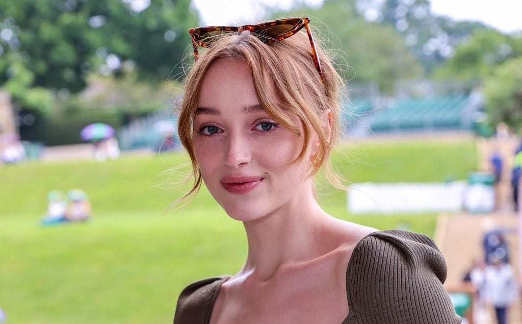 phoebe-dynevor