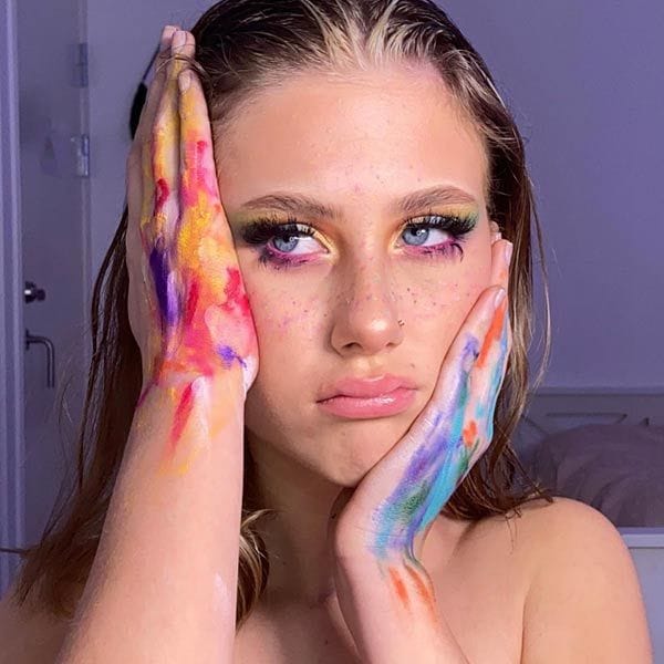 Leah Isadora, la princesa de 16 años que triunfa como 'influencer' de belleza