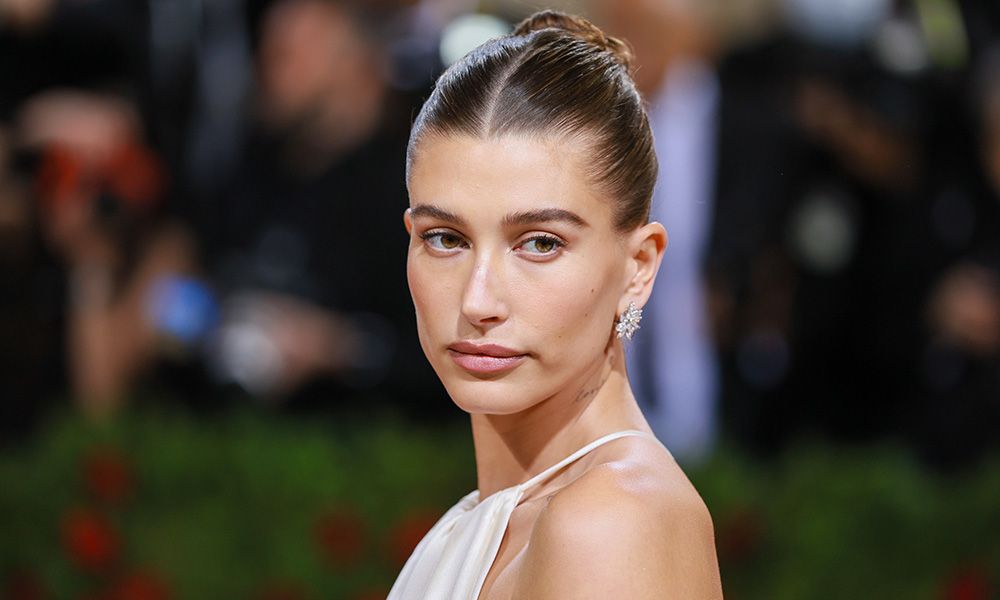 El ritual anti-ojeras con el que Hailey Baldwin ilumina su piel antes de un evento