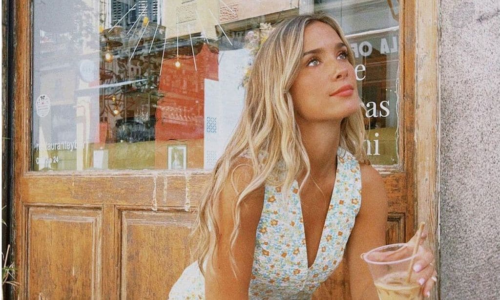 María Pombo se despide del rubio y se inspira en Hailey Bieber para su nuevo look 